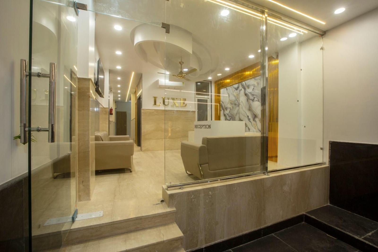 Hotel Luxe Manor Near Delhi Airport New Delhi Bagian luar foto