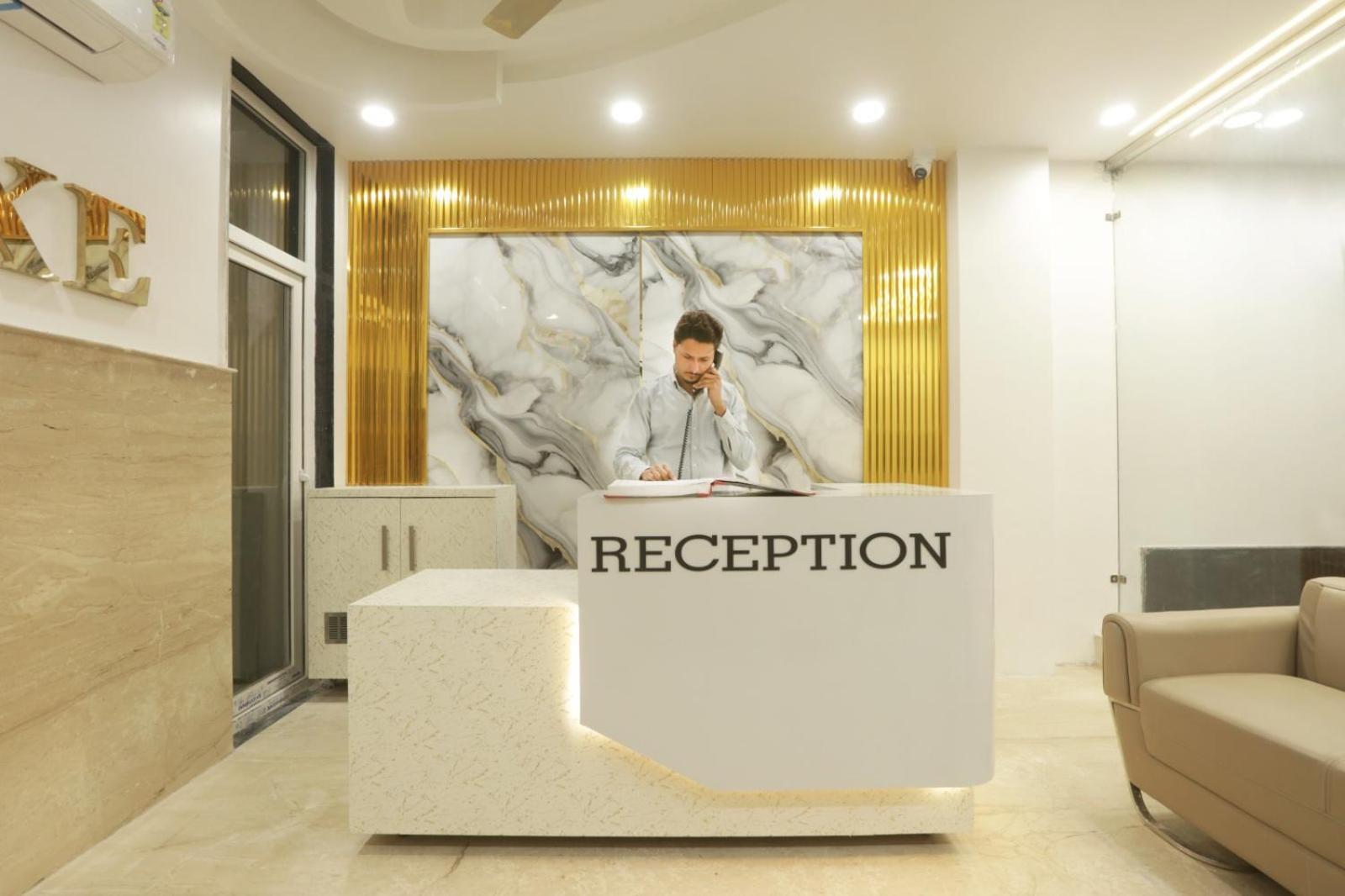 Hotel Luxe Manor Near Delhi Airport New Delhi Bagian luar foto