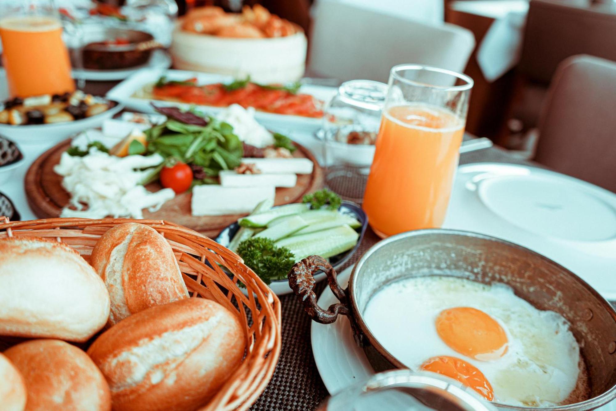 Hotel Luxe Manor Near Delhi Airport New Delhi Bagian luar foto
