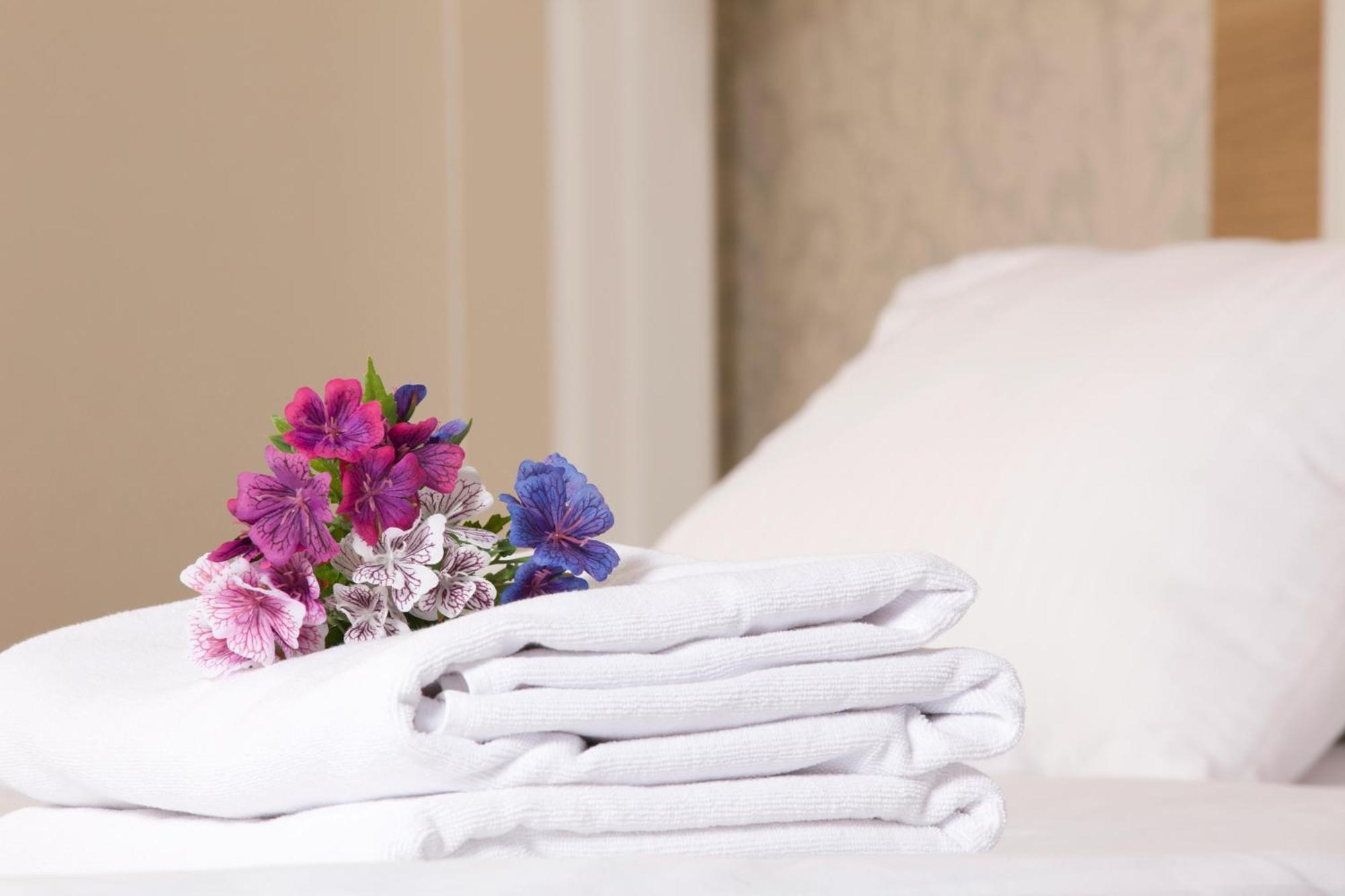 Hotel Luxe Manor Near Delhi Airport New Delhi Bagian luar foto